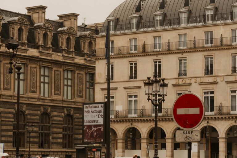 Paryż: Miasto, które nie ma końca. Szlakiem kawiarni Montparnasse i Hemingwaya