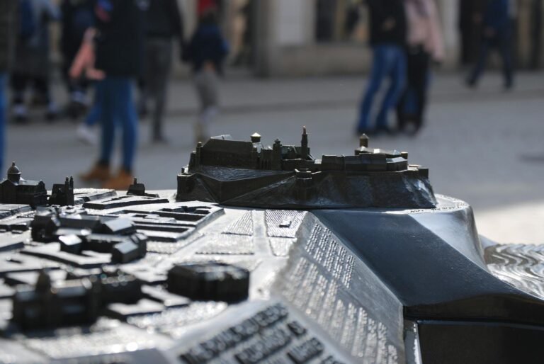 Śladami wielkiego hetmana: Żółkiewka i pomnik Stanisława Żółkiewskiego dla ciekawych historii