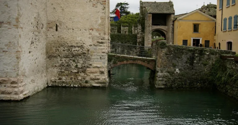 Sirmione - średniowieczny klimat i luksus uzdrowiska